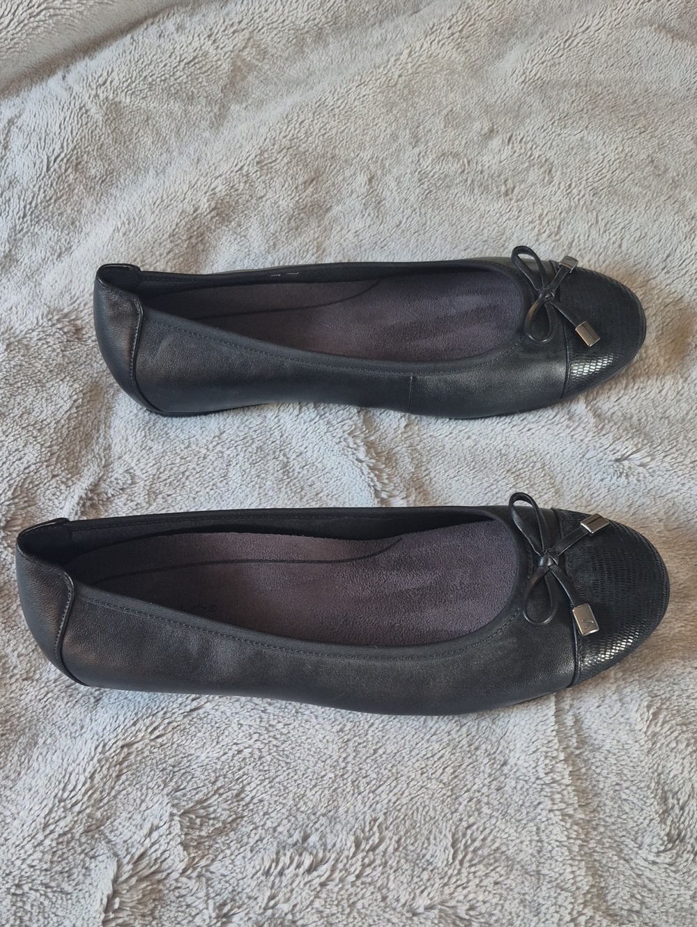 Vionic Minna Leather Ballet Flats in Black Size 8 - Picture 2 of 6